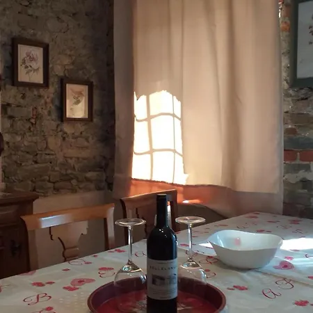 La Vigna Del Parroco 2 Taverne Mit Terrasse * Serralunga d'Alba